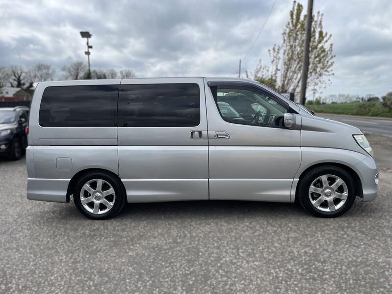 View NISSAN ELGRAND HIGHWAY STAR 3.5 AUTOMATIC 8 SEATER