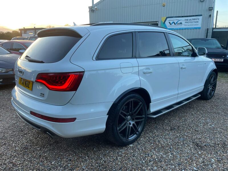 View AUDI Q7 3.0 TDI V6 S line Tiptronic quattro Euro 5 (s/s) 5dr