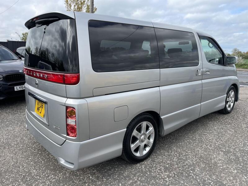 View NISSAN ELGRAND HIGHWAY STAR 3.5 AUTOMATIC 8 SEATER