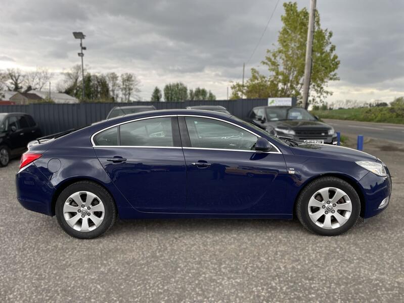 VAUXHALL INSIGNIA