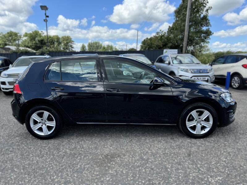 View VOLKSWAGEN GOLF 1.6 TDI BlueMotion Tech Match