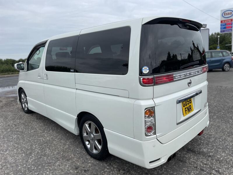 NISSAN ELGRAND