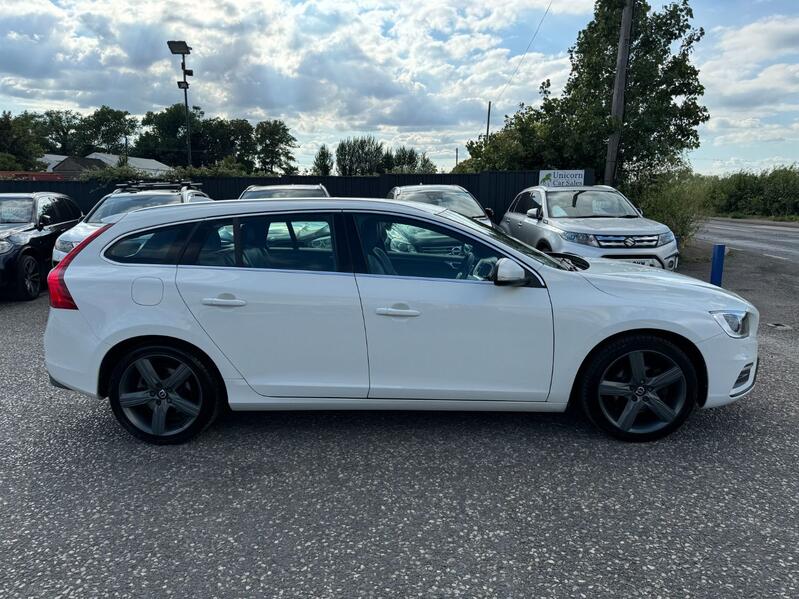 View VOLVO V60 2.0 R-Design Lux Nav D4