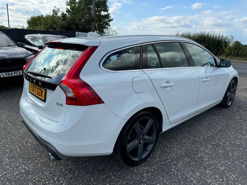 View VOLVO V60 2.0 R-Design Lux Nav D4