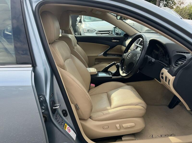LEXUS IS