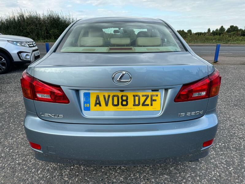 LEXUS IS
