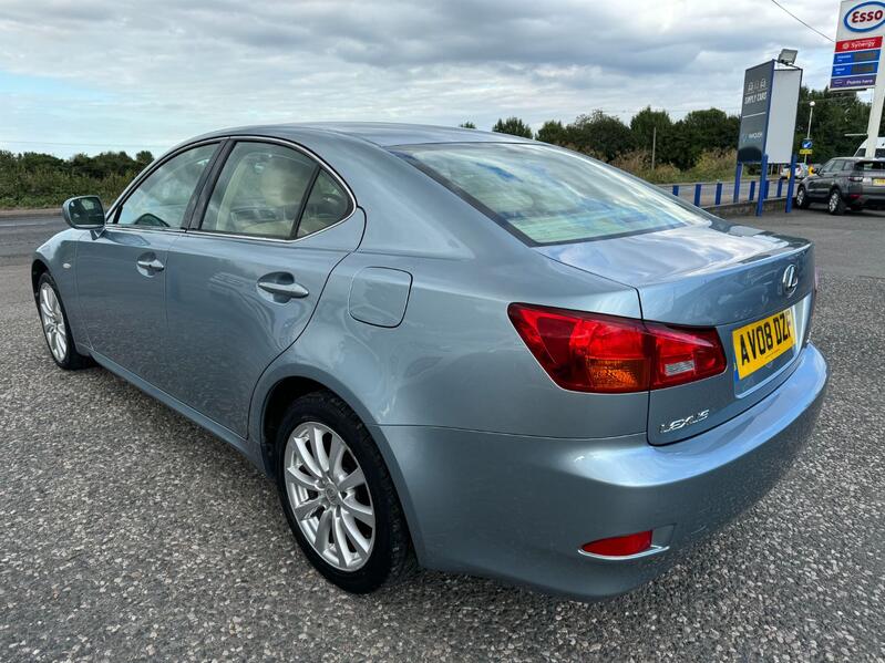 LEXUS IS