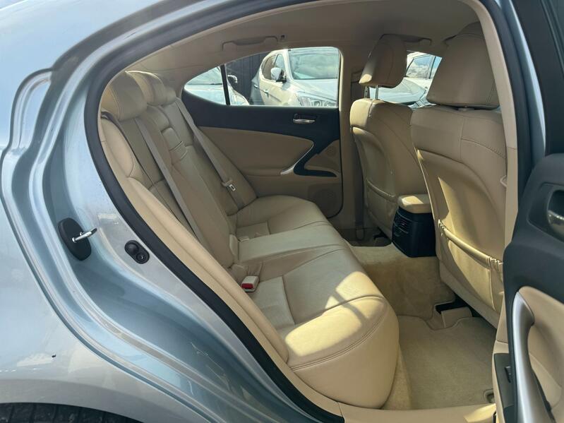LEXUS IS