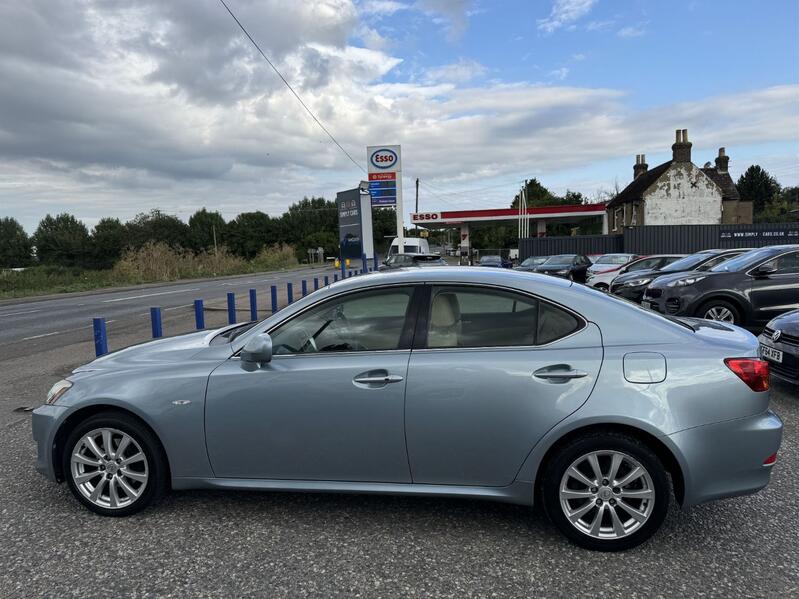 LEXUS IS