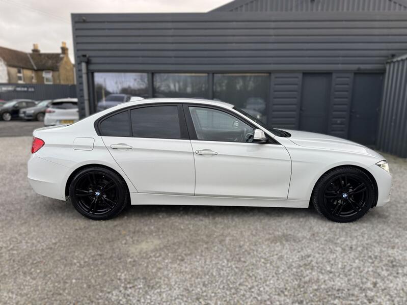 View BMW 3 SERIES 2.0 320d Efficient Dynamics