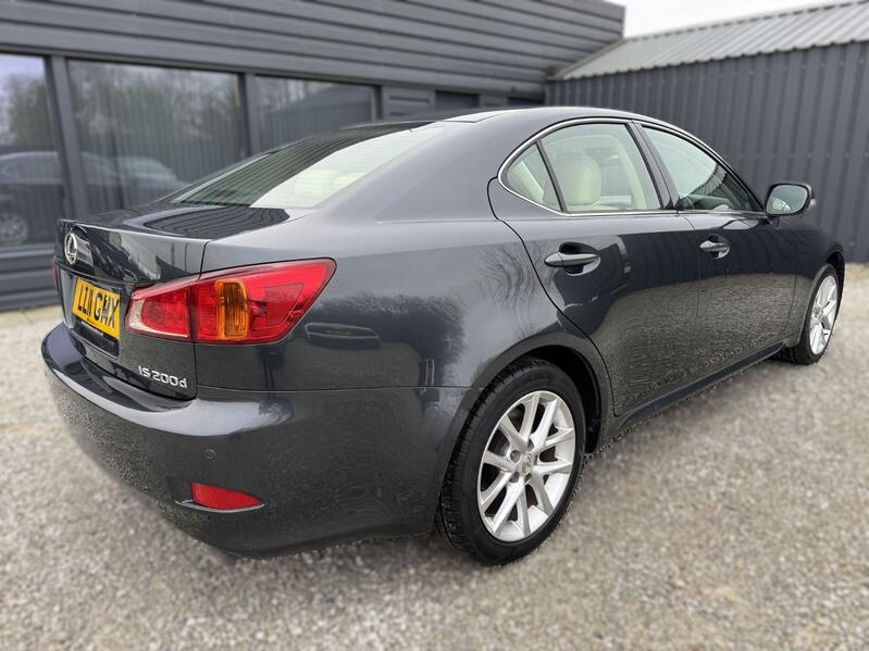 View LEXUS IS 2.2 200d Advance