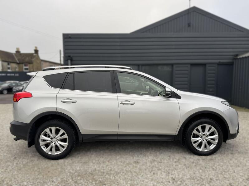 View TOYOTA RAV4 2.2 D-4D Invincible