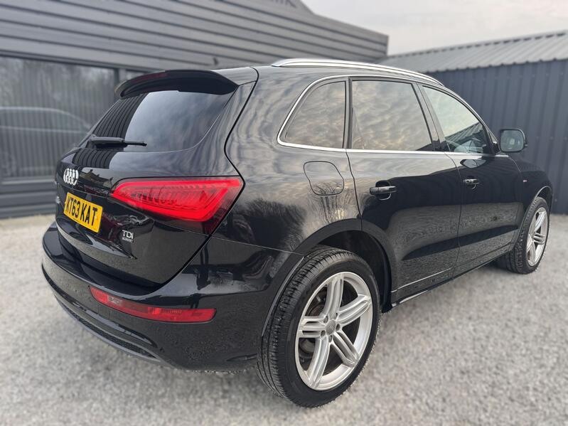 View AUDI Q5 2.0 TDI S line Plus