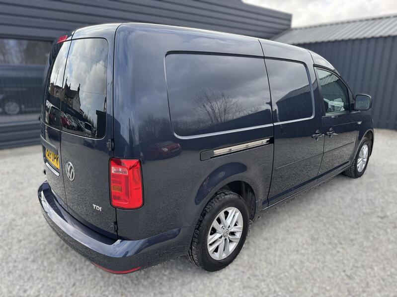 View VOLKSWAGEN CADDY MAXI 2.0 TDI C20 BlueMotion Tech Highline