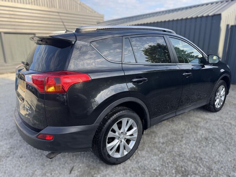 View TOYOTA RAV4 2.0 D-4D Invincible