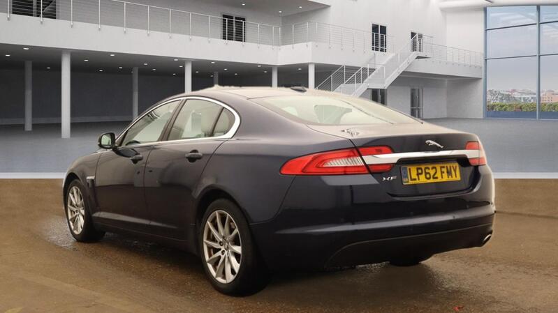 View JAGUAR XF 2.2 d Premium Luxury