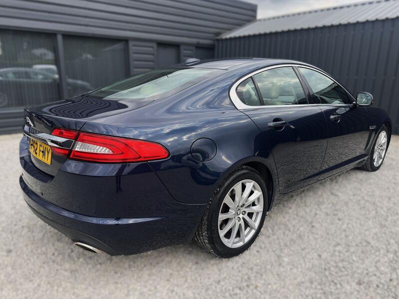 View JAGUAR XF 2.2 d Premium Luxury