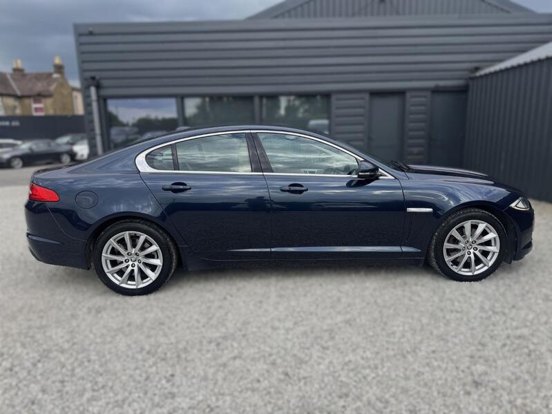 View JAGUAR XF 2.2 d Premium Luxury