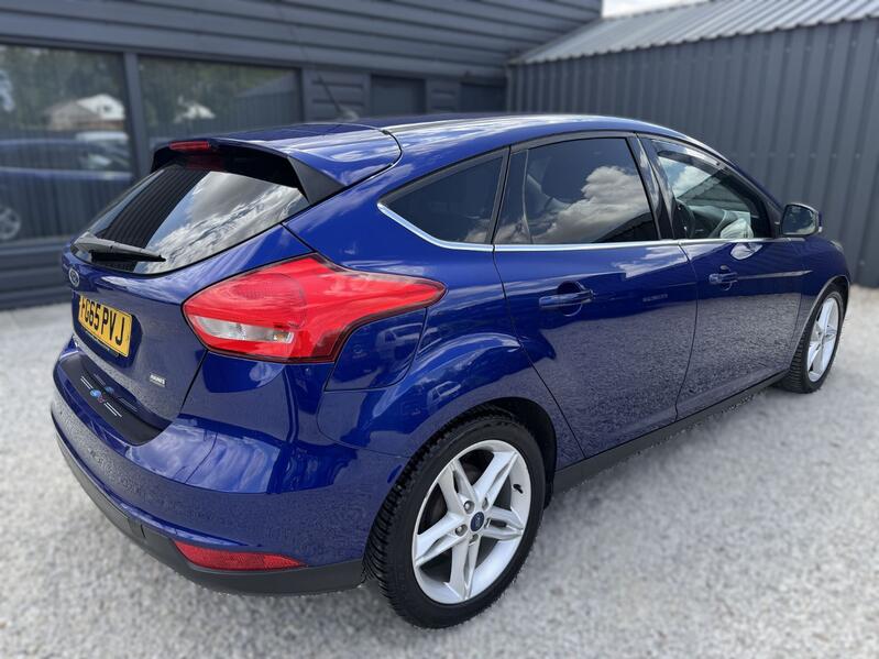 View FORD FOCUS 1.5 TDCi Zetec