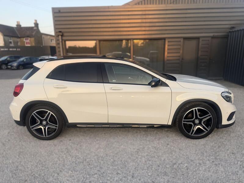 View MERCEDES-BENZ GLA CLASS 2.1 GLA220 CDI AMG Line