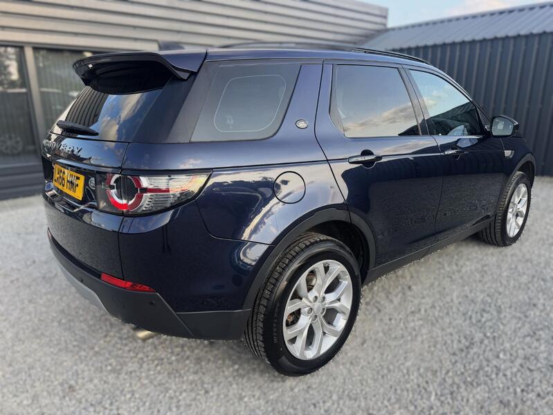 View LAND ROVER DISCOVERY SPORT 2.0 TD4 HSE