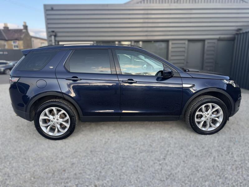 View LAND ROVER DISCOVERY SPORT 2.0 TD4 HSE