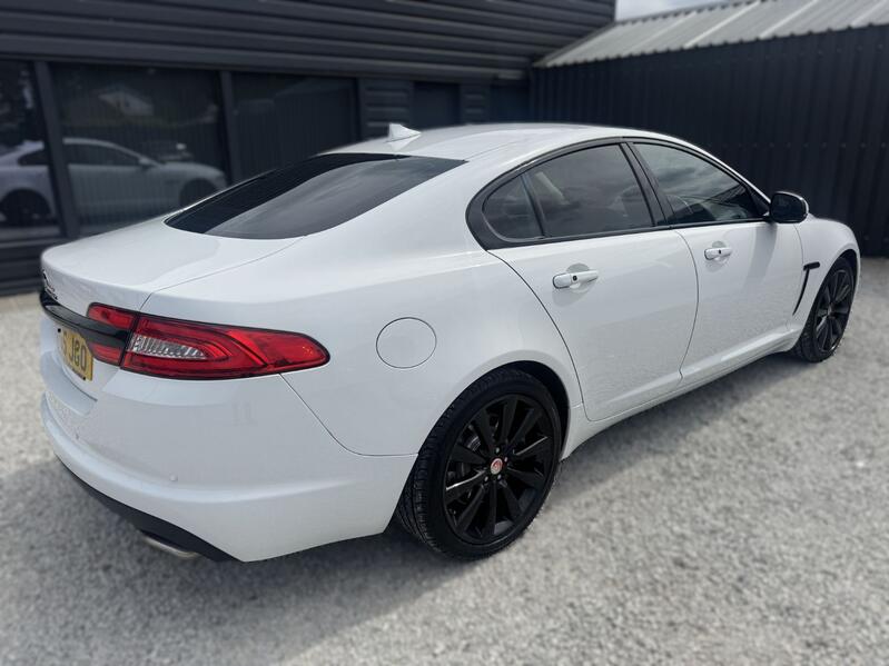 View JAGUAR XF 2.2 d Portfolio