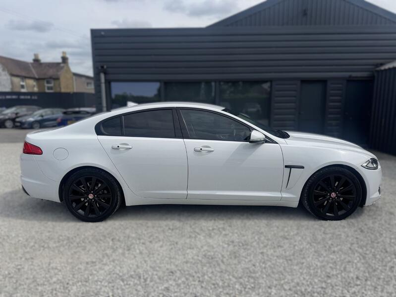 View JAGUAR XF 2.2 d Portfolio