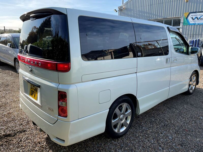 View NISSAN ELGRAND HIGHWAY STAR 2.5 AUTOMATIC 8 SEATER