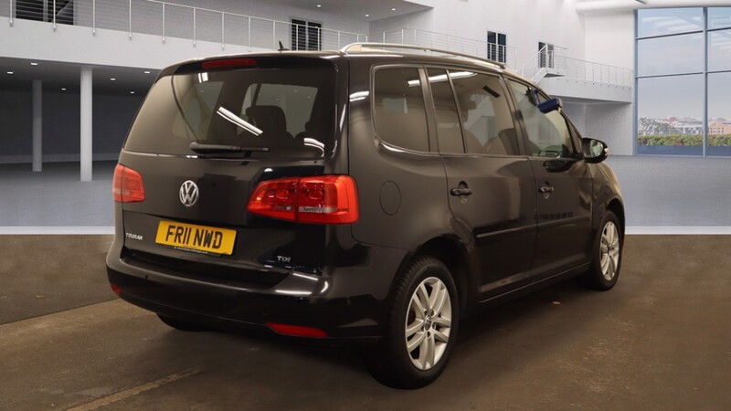 View VOLKSWAGEN TOURAN SE TDI DSG