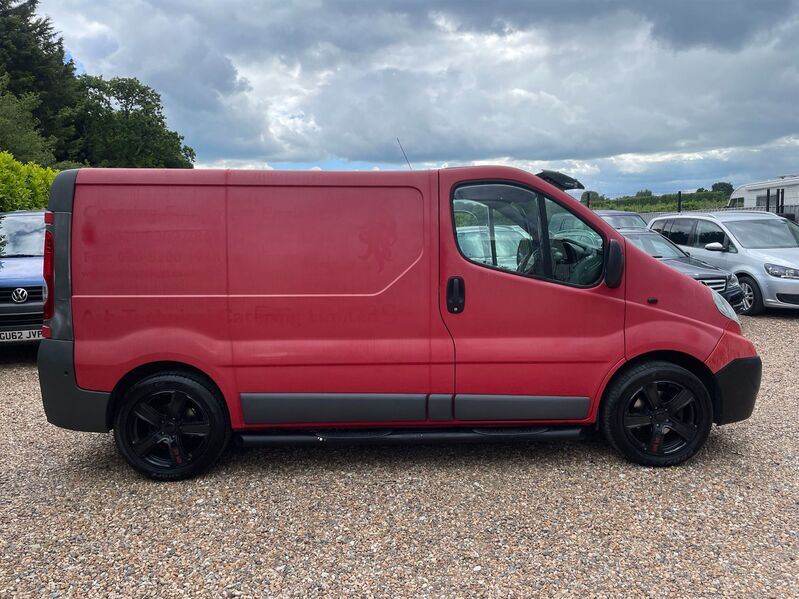 VAUXHALL VIVARO