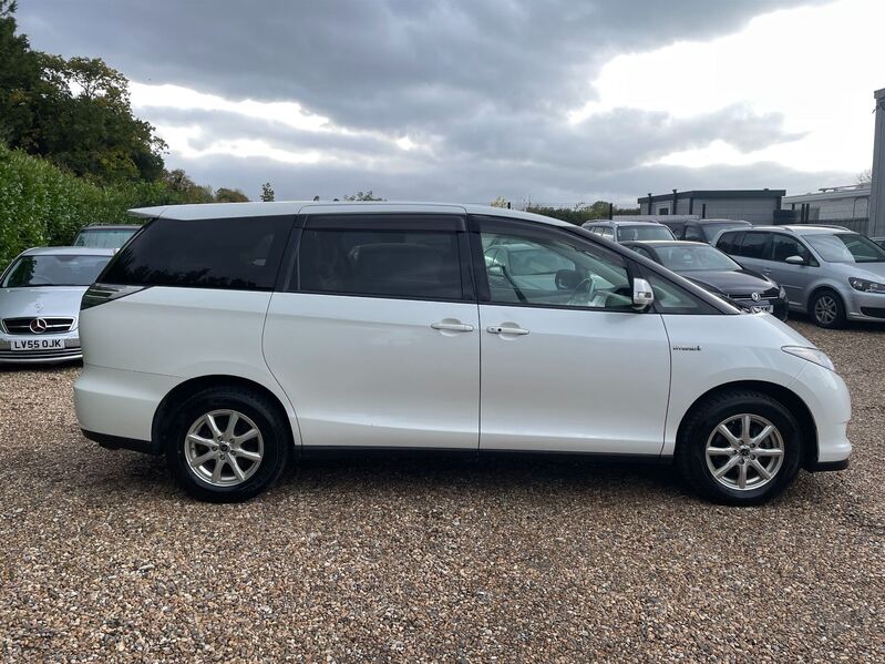 View TOYOTA ESTIMA HYBRID E-FOUR G PACKAGE 8 SEATER 4X4