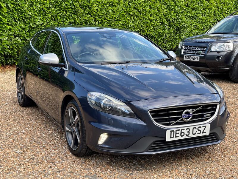 View VOLVO V40 1.6 D2 R-Design Lux Euro 5 (s/s) 5dr